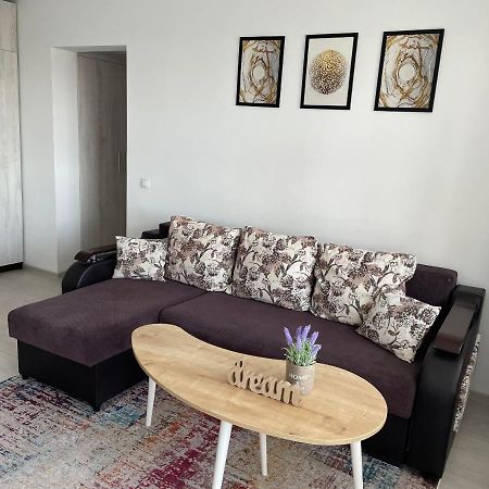Elite Apartment Targoviste Exterior foto