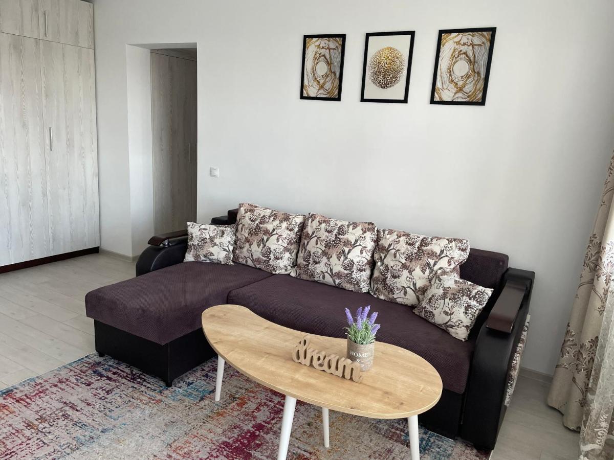 Elite Apartment Targoviste Exterior foto